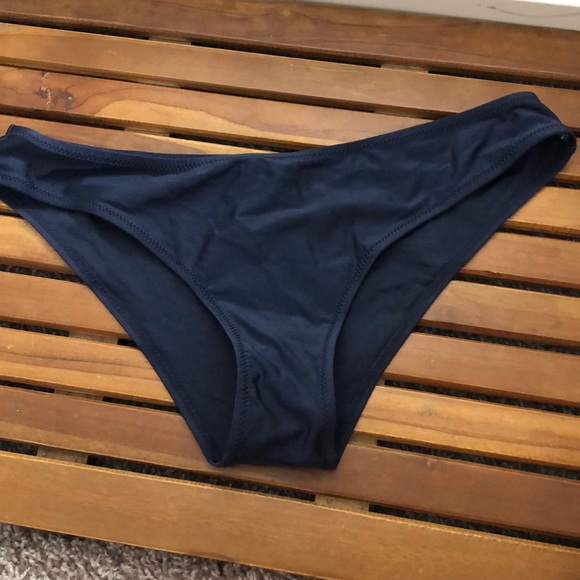 Cupshe off the shoulder navy bikini set - Picture 6 of 6